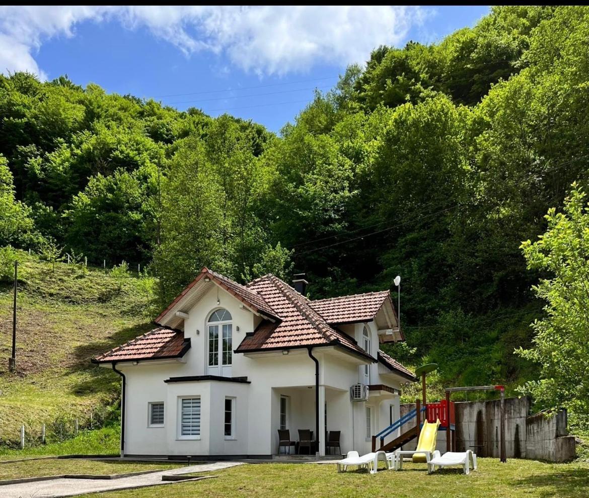 Cobras Plivsko Jezero, Jajce Villa Exteriör bild